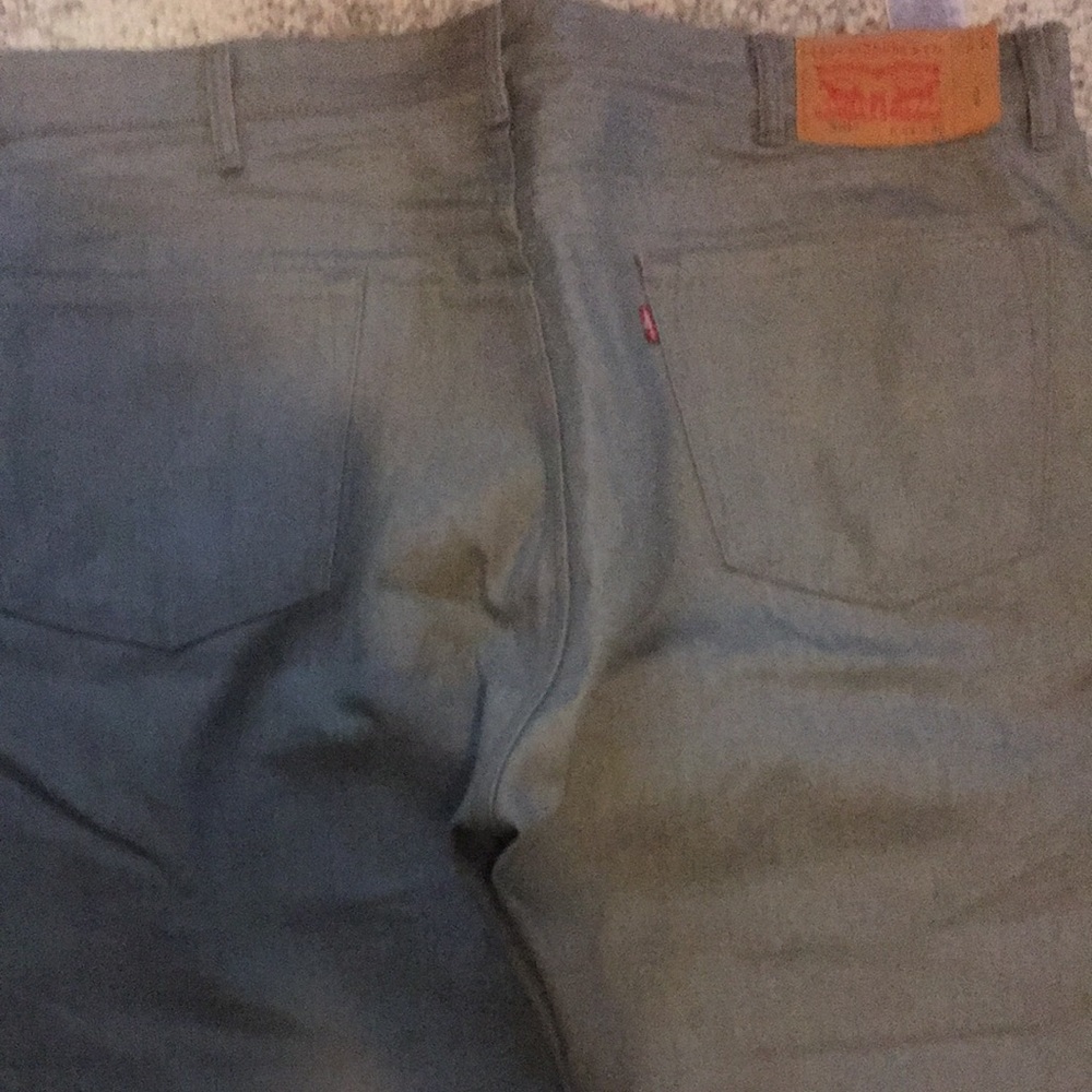 Size W44 L32 Grey Jean Levi’s